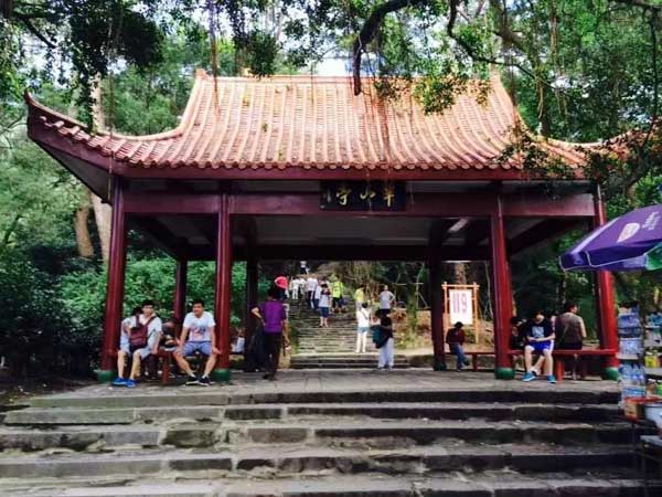 跨國(guó)犯罪案件如何確定管轄權(quán)和進(jìn)行證據(jù)審查？上海請(qǐng)刑事律師來(lái)回答