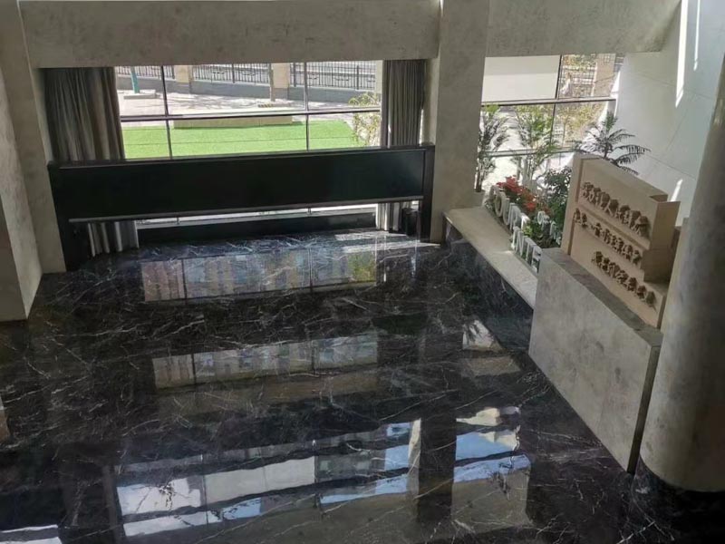 上海刑事辯護大律師來講講持槍搶劫是否屬于搶劫罪的加重情節