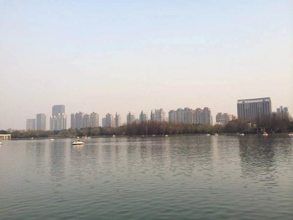 攜帶兇器在銀行營業大廳搶奪儲戶現金如何處理？上海刑事律師網告訴您