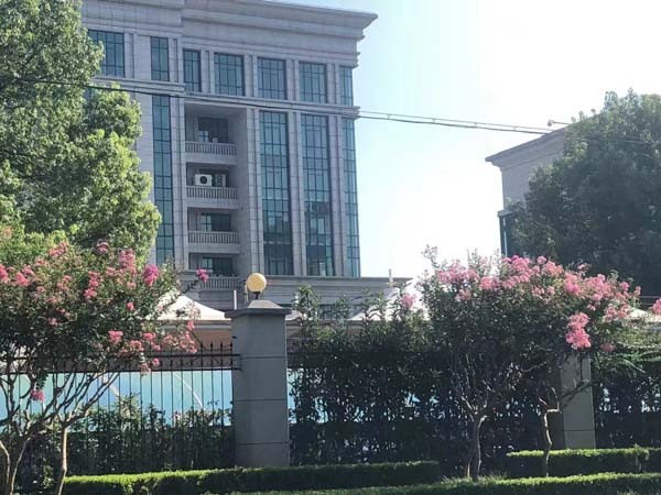 上海好的刑事律師來講講以欺騙手段誘使他人產生犯意是否構成共同犯罪