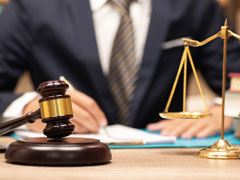 上海刑事案件專業(yè)律師為您講解抱走年幼繼女向欲離婚的妻子索要財物如何認定